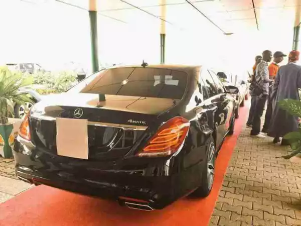See The Presidential Cars That Waited For President Buhari At The Airport (Photos)